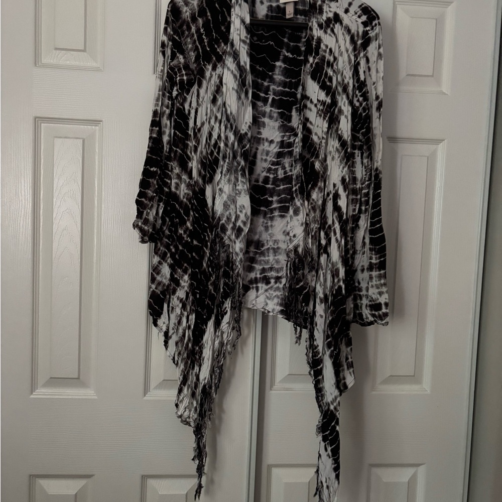 Knox Rose Black and White Patterned Poncho